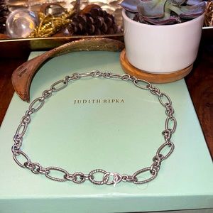 Gorgeous 18 inch Judith Ripka, oval and round link necklace